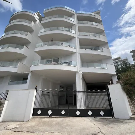 Casa Saraci White 1 Sarande